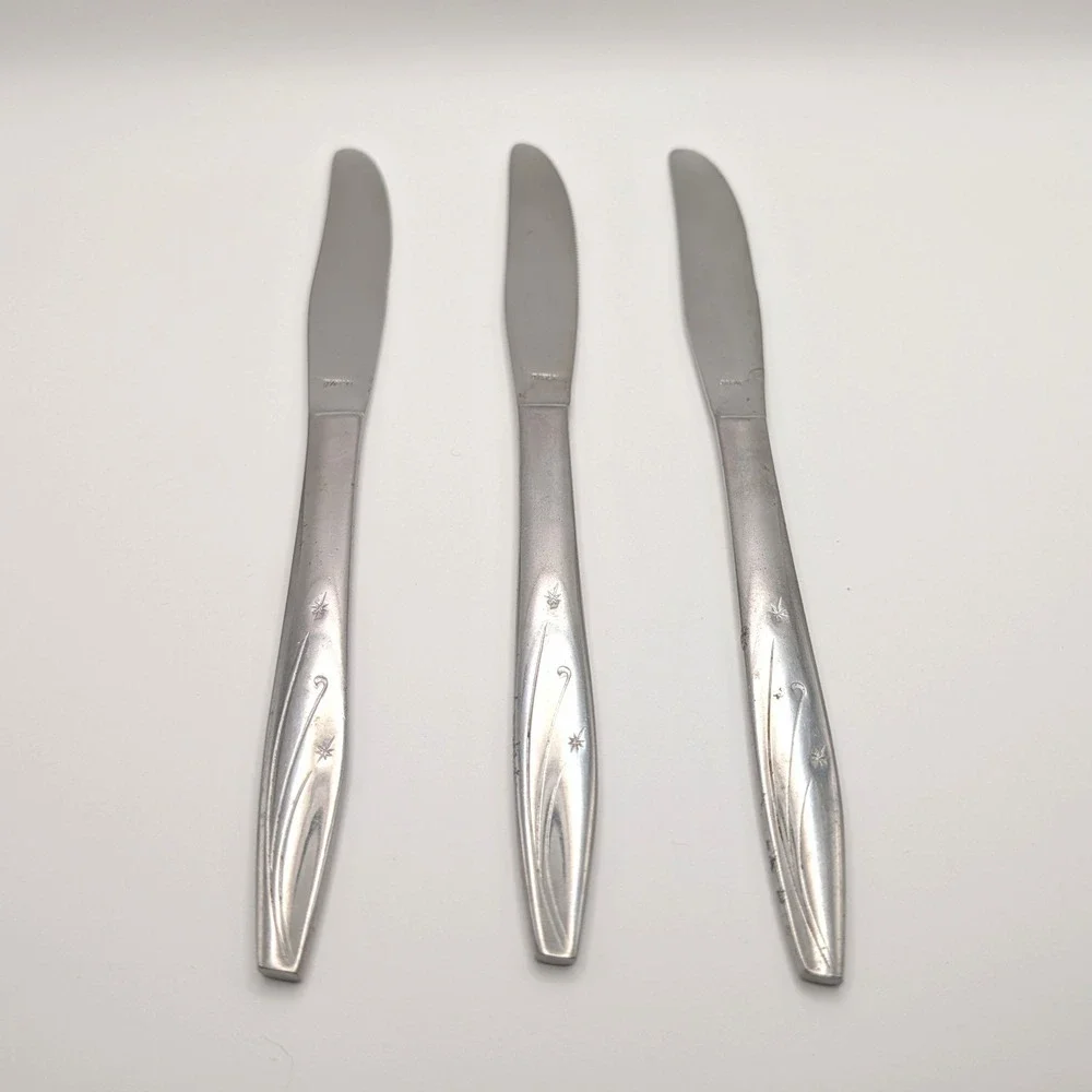 Vintage Japan Stainless Steel Starburst Wheat Dinner Knives Set of 3 8.25